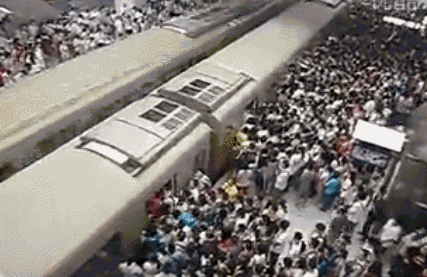 Metro w Chinach – a ty narzekasz na zatłoczone autobusy 
